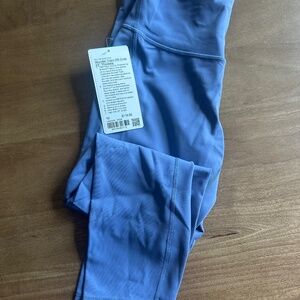 Wunder train crop 23 with pockets blue.